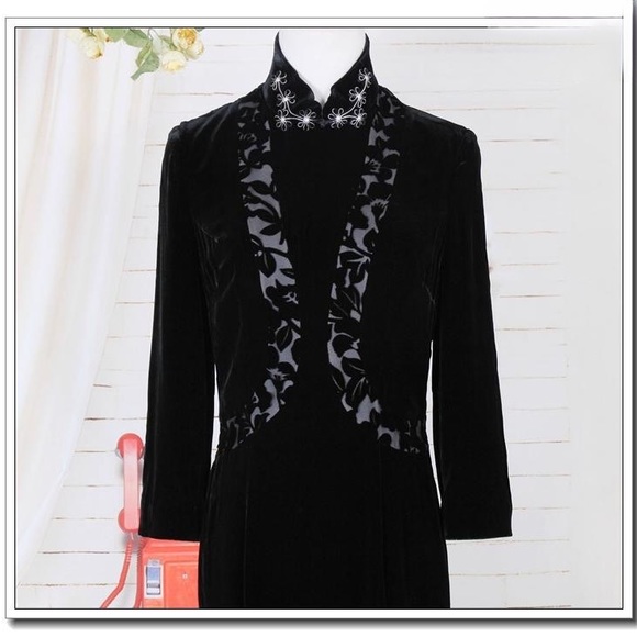 **NWOT ** Silk Velvet Long Dress Chinese Cheongsam Style Frog Button 3/4Sleeves - Picture 3 of 12